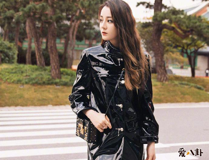 迪丽娜尔和迪丽热巴是什么关系