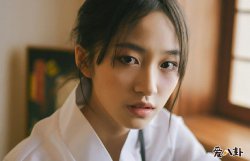 杨肸子哭了怎么回事 13岁出道深扒其家庭背景不简单