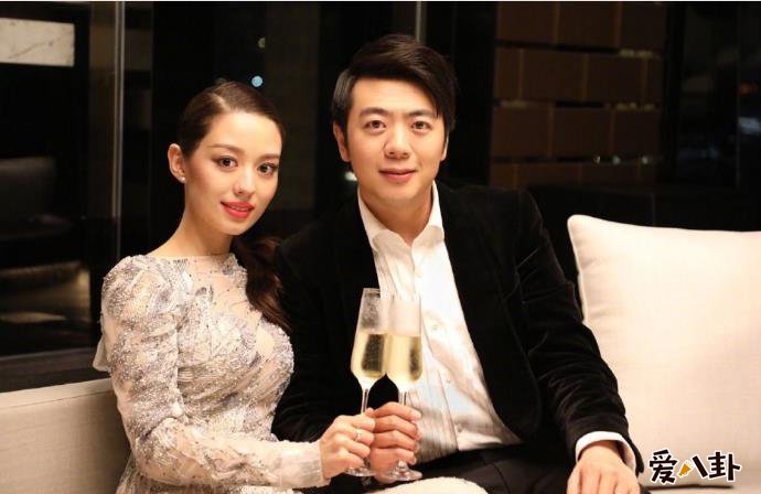 吉娜郎朗夫妇