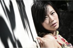 演员黄璐离婚 与范玮低调相恋多年去年才刚办婚礼引唏嘘