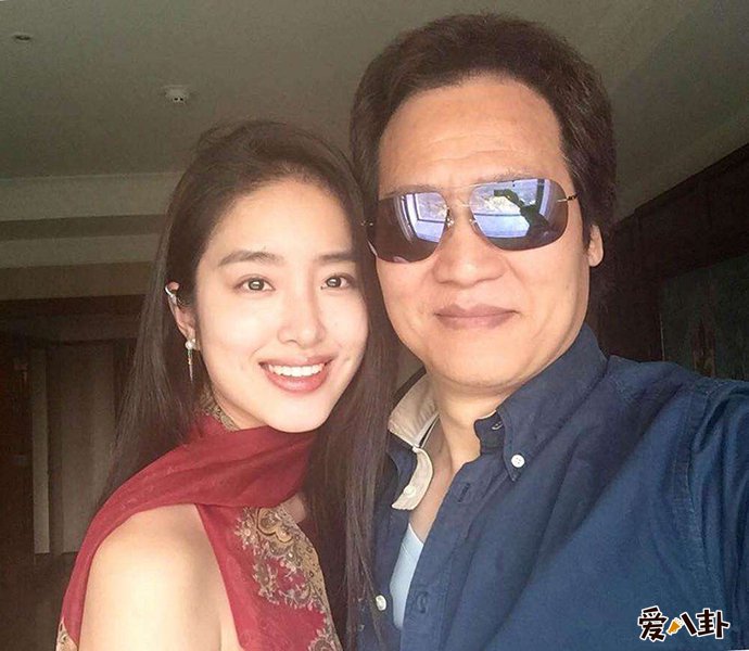 杨采钰陈金飞领证结婚