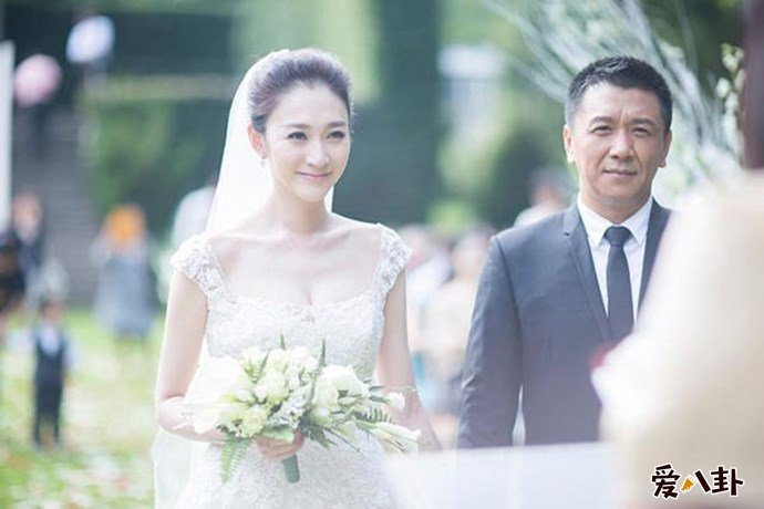 李小冉与徐佳宁结婚照