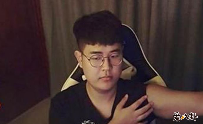 斗鱼主播油条怎么了