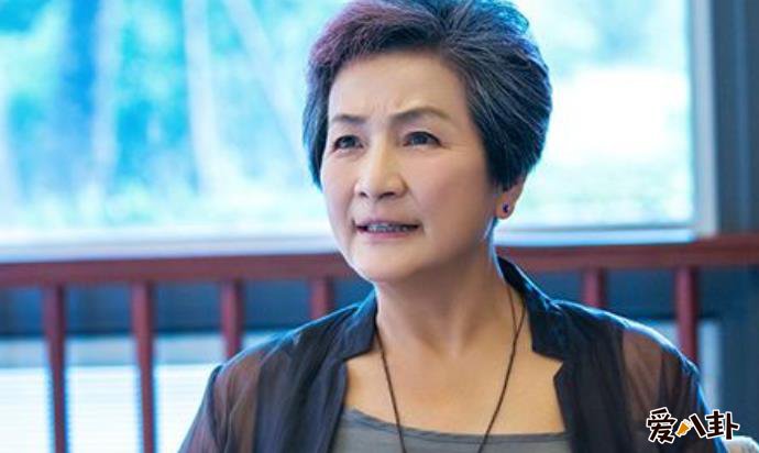 女星郑佩佩