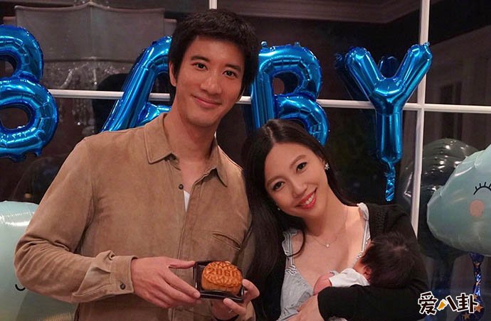 李靓蕾王力宏合影