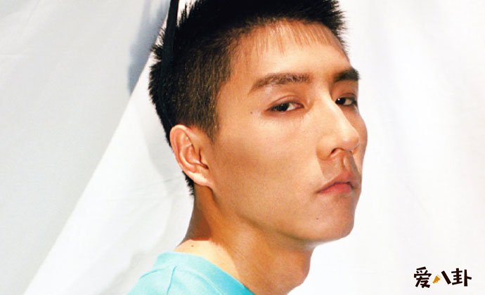 键盘手杨策
