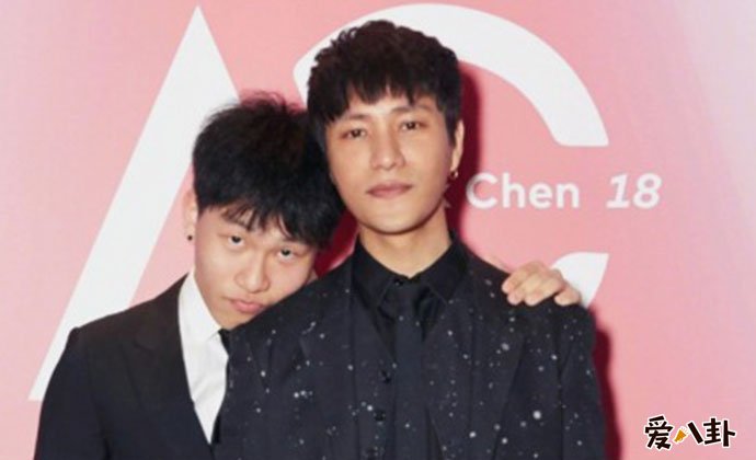 陈坤与儿子陈尊佑近照