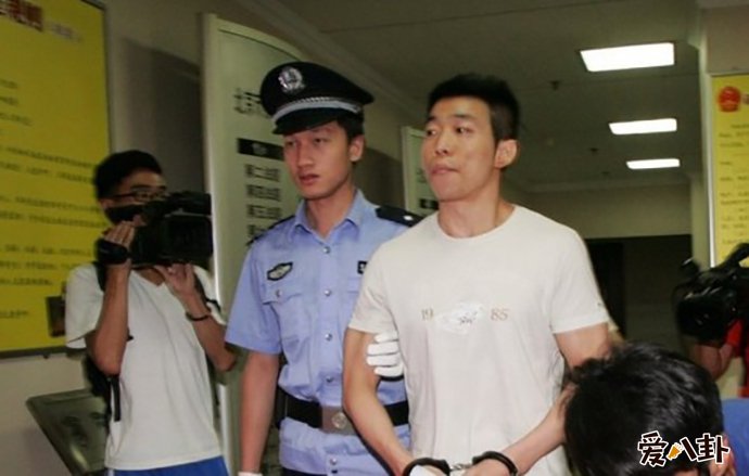 白静乔宇是什么关系