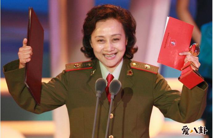 女演员黄梅莹