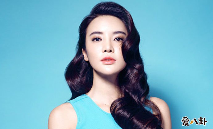 女演员张璇