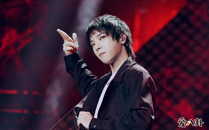 李佳琦夸李佳琦竟词穷