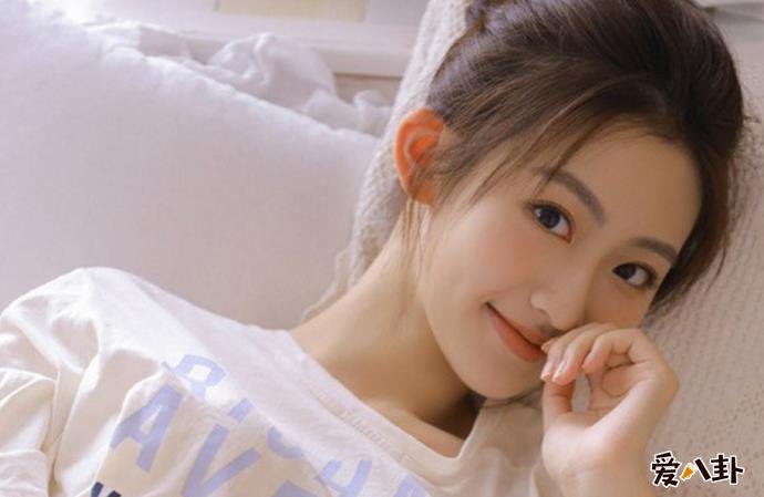 演员杨雨潼照片