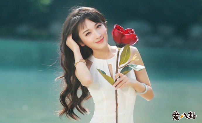 女演员徐申东