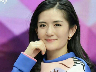 谢娜主持风格 上央视疯疯癫癫连康辉都受不了网友称太丢人