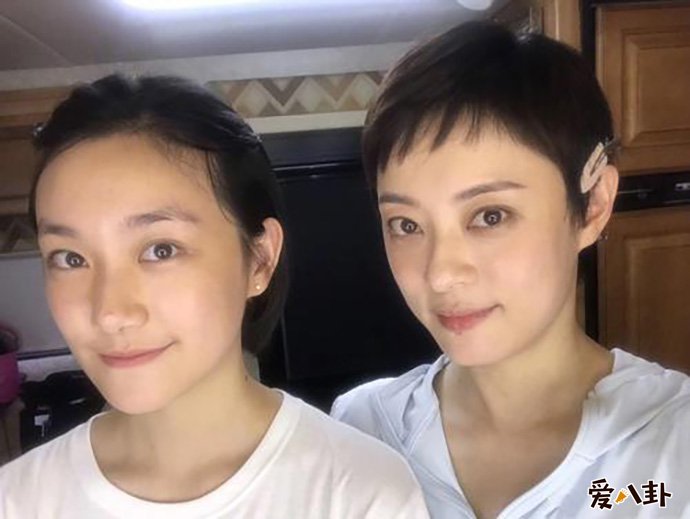 孙俪晒与妹妹合影