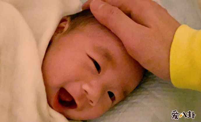 古巨基晒儿子照片