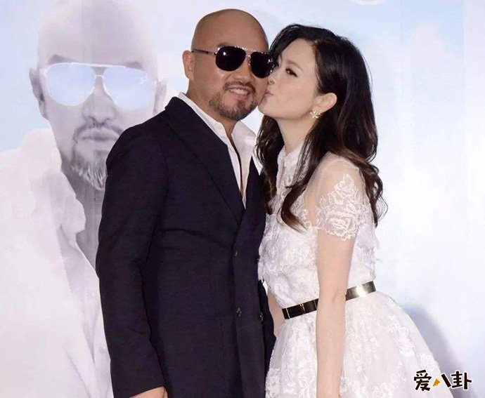 辛龙痛吻刘真