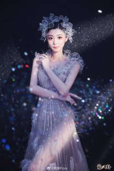 王牌对王牌费费是谁 高颜值王牌女郎费沁雯资料背景起底
