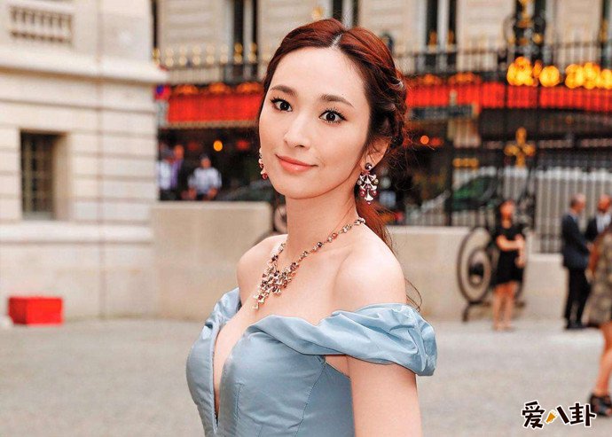 豪门吴佩慈