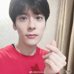 魏哲鸣英年早婚 与老婆王小岚从校服到婚纱结婚照流出
