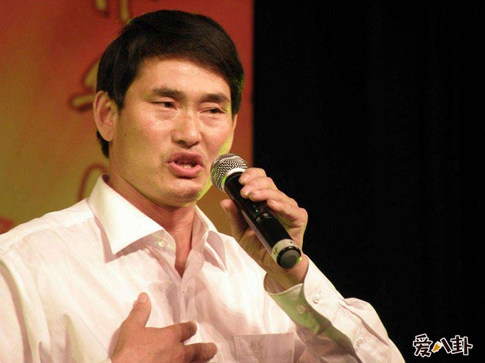 朱之文大衣哥被踹门
