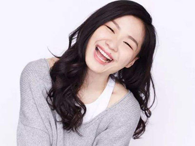 金靖是谁 比李佳琦还能说的人抢别人“饭碗”直接被赶下直播