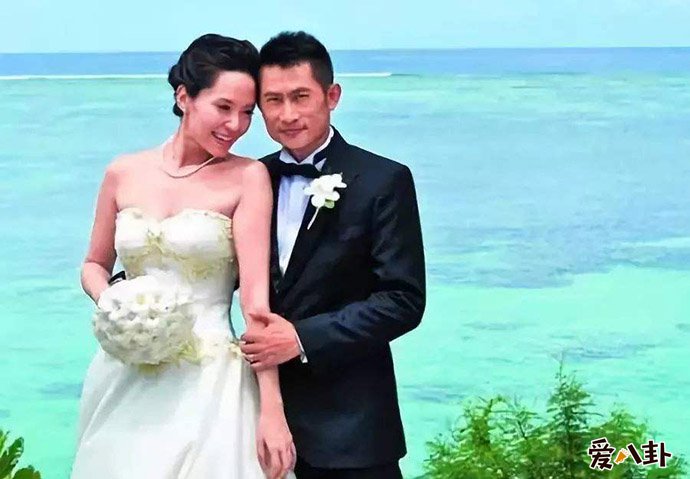 郭羡妮和老公朱少杰结婚照