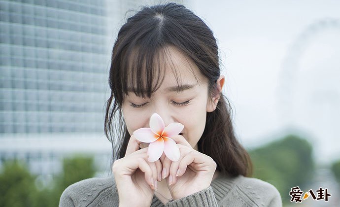 晁然照片