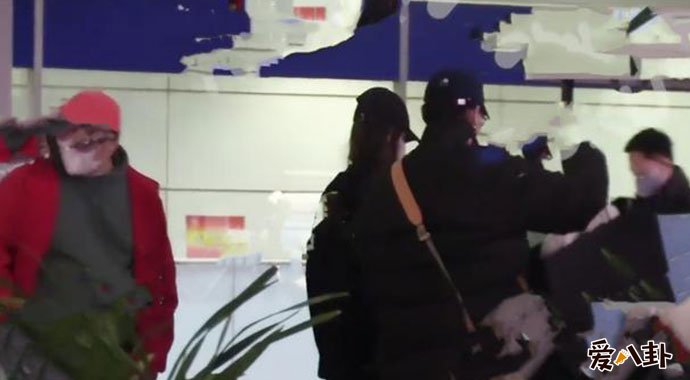 彭昱畅与女友被拍