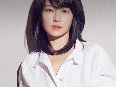 谭卓疑似隐婚生子 其老公当街吃“豆腐”两人在一起多久了