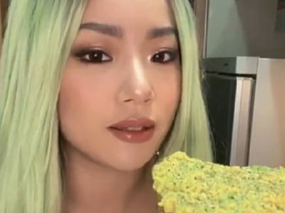 王菊是谁 她怎么火起来的绿发造型颠覆大家的认知