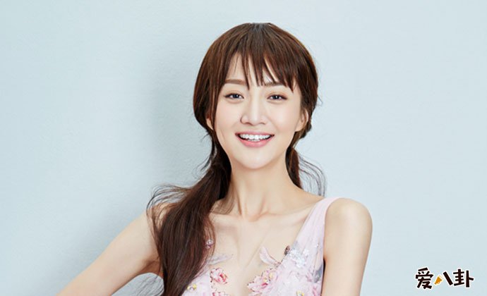 90后女演员郑雅文