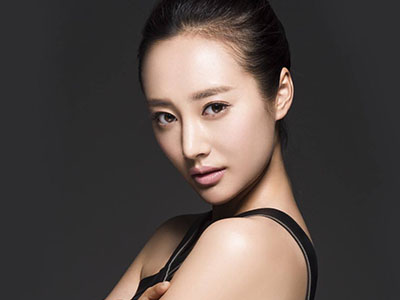 李纯恋情疑曝光 男友是谁和李易峰过去又是怎么回事