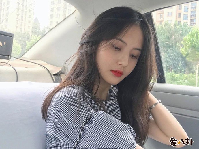 王思聪新女友甜仇