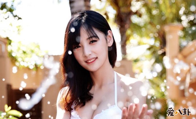 赵粤泳衣写真照