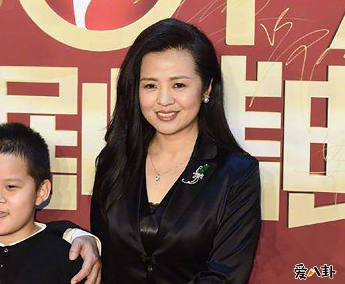 老戏骨王刚现任妻子郑艳东