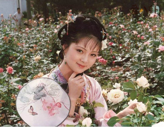 《红楼梦》薛宝钗饰演者张莉