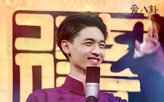 秦霄贤家里干什么的