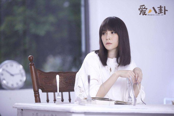 杨乃文因领奖表现被全网黑