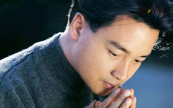 张国荣一开始就是GAY吗