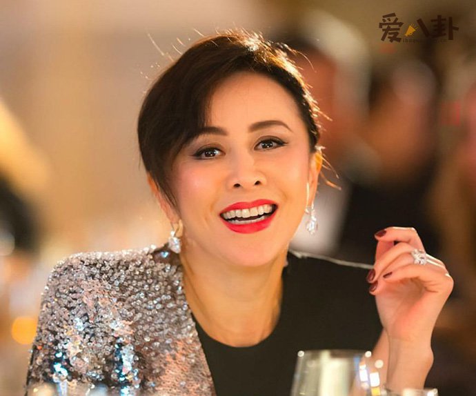 刘嘉玲向华强什么关系 