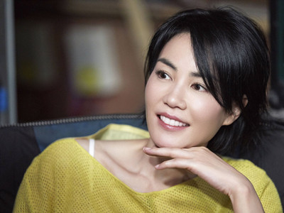 王菲为李嫣庆生 李嫣合照这一细节惹热议