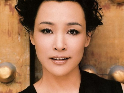 陈冲领养的双胞胎送人了 有了自己的孩子就把养女送人？