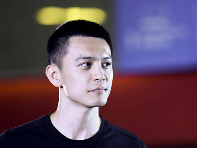 杨鸣黄景瑜同框 杨鸣退役了在干嘛？
