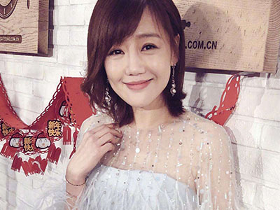 薛佳凝结婚了吗 与胡歌传多年复合消息至今已与他人悄然结婚