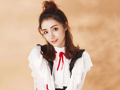 姜潮赞成二胎随麦迪娜姓 姜妈妈反对最后同意了吗？