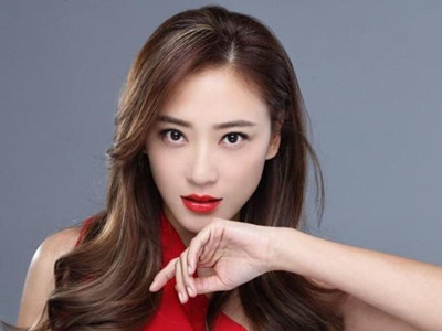 应采儿晒小儿子全身照 陈小春透露未来生育计划