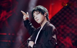 李健讽刺华晨宇是怎么回事 李建华晨宇私下关系差？
