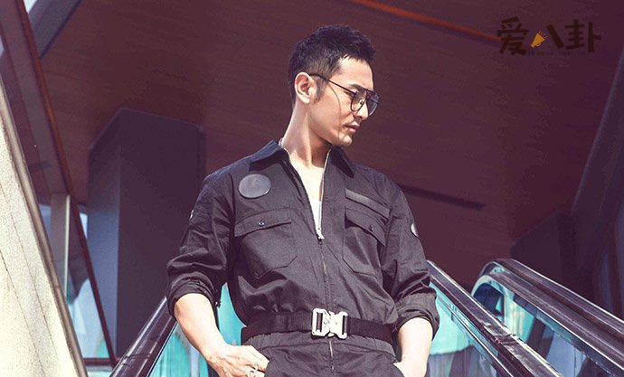 黄晓明端水大师