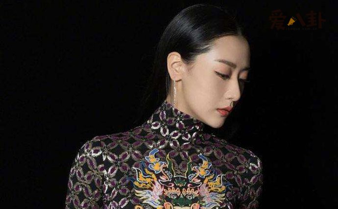 胡歌等白冰两千年是什么梗